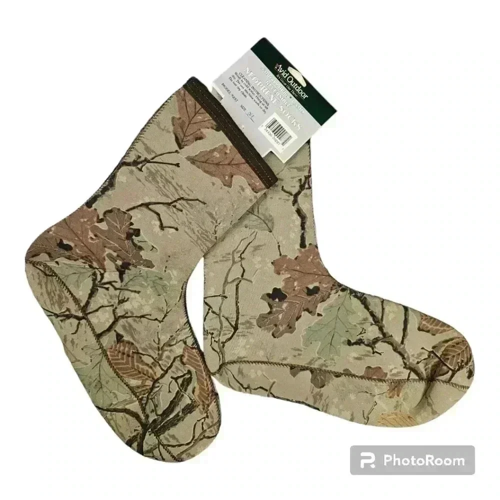 Avid Outdoor Naturalleafplus reversible neoprene socks model # 9287 L or XL NWT